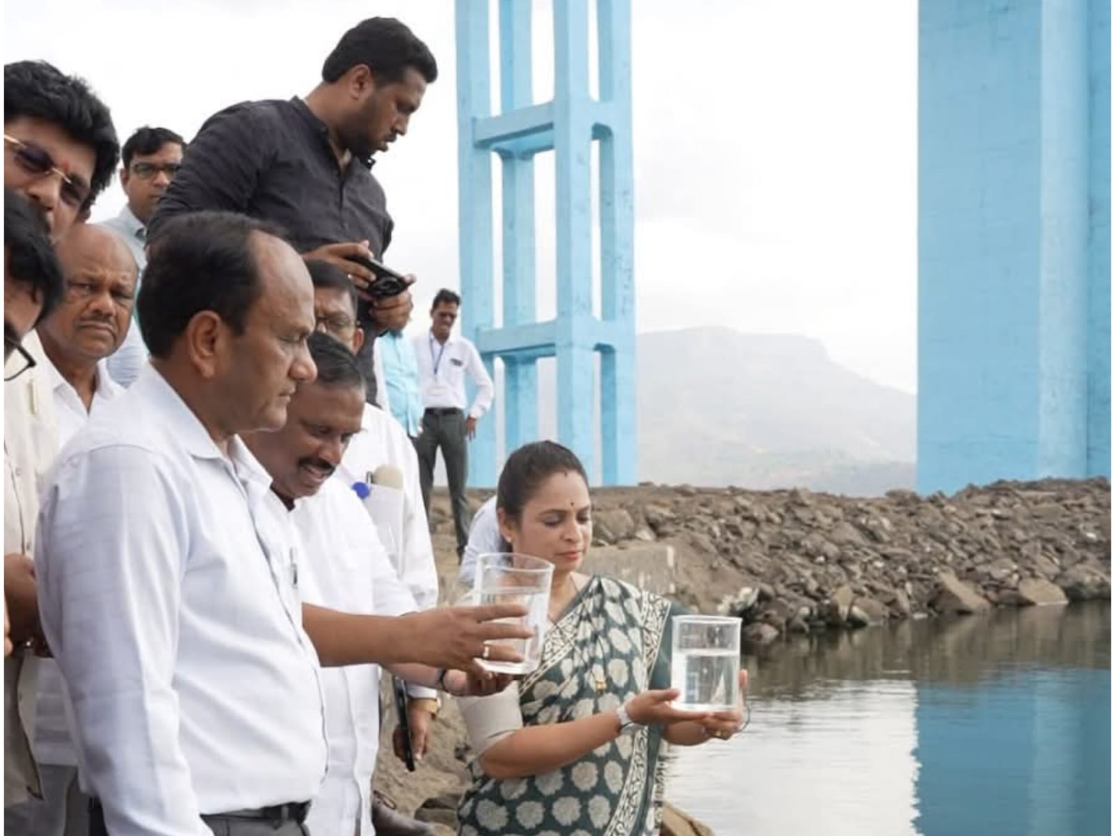 महापौर सुजाता पाटील यांची मोरबे धरणासह संपूर्ण पाणीपुरवठा व्यवस्थेची पाहणी शहरात पुरेसा पाणीसाठा; नागरिकांनी पाण्याचा काटकसरीने वापर करण्याचे आवाहन