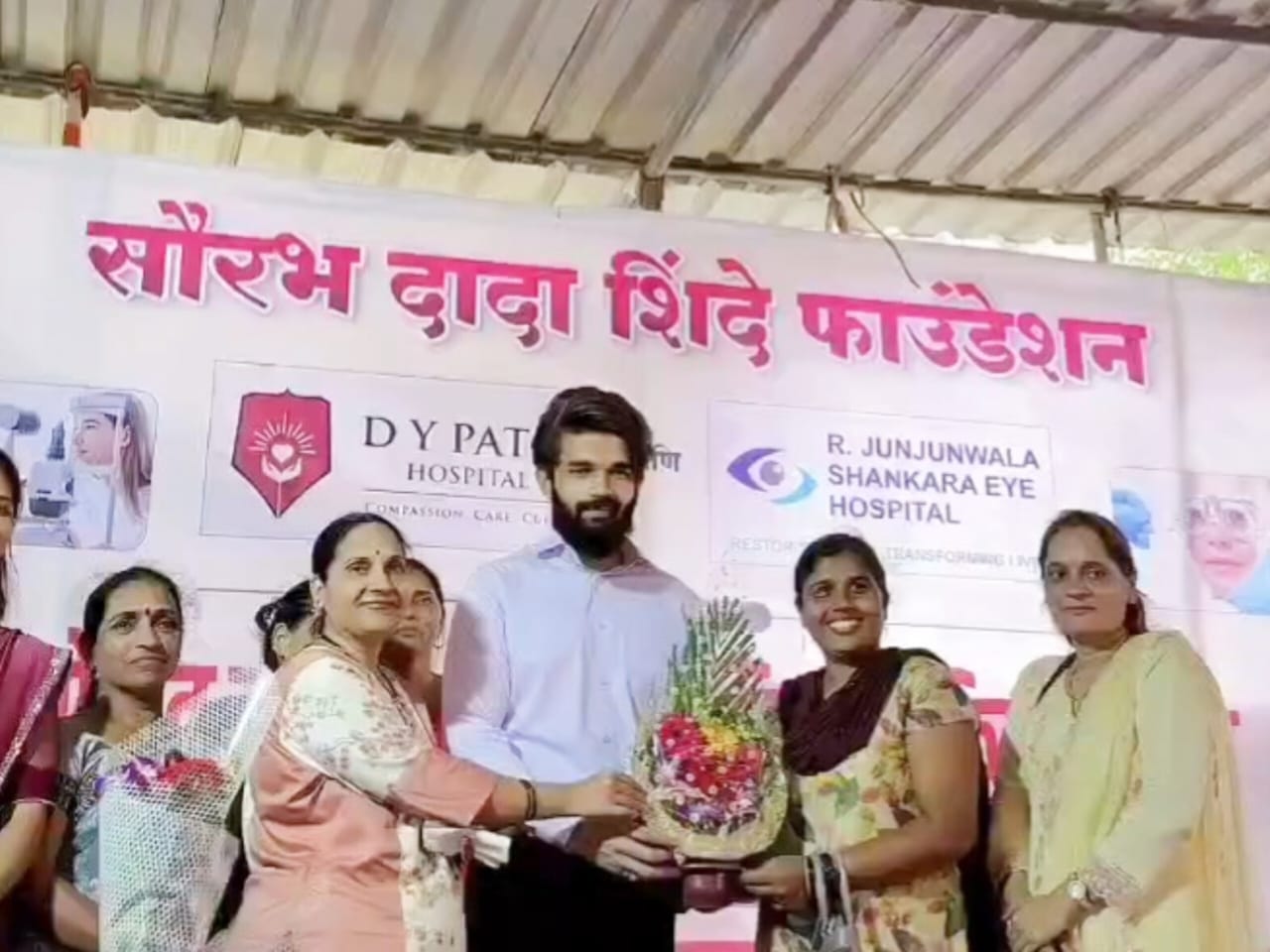 घणसोलीत नगरसेवक सौरभ दादा शिंदे यांच्या पुढाकारातून जनकल्याणकारी महाशिबीर; मोफत नेत्र तपासणी, आयुष्मान कार्ड, SBI खाते, NCMC कार्ड व SIR मतदान नोंदणीला उत्स्फूर्त प्रतिसाद