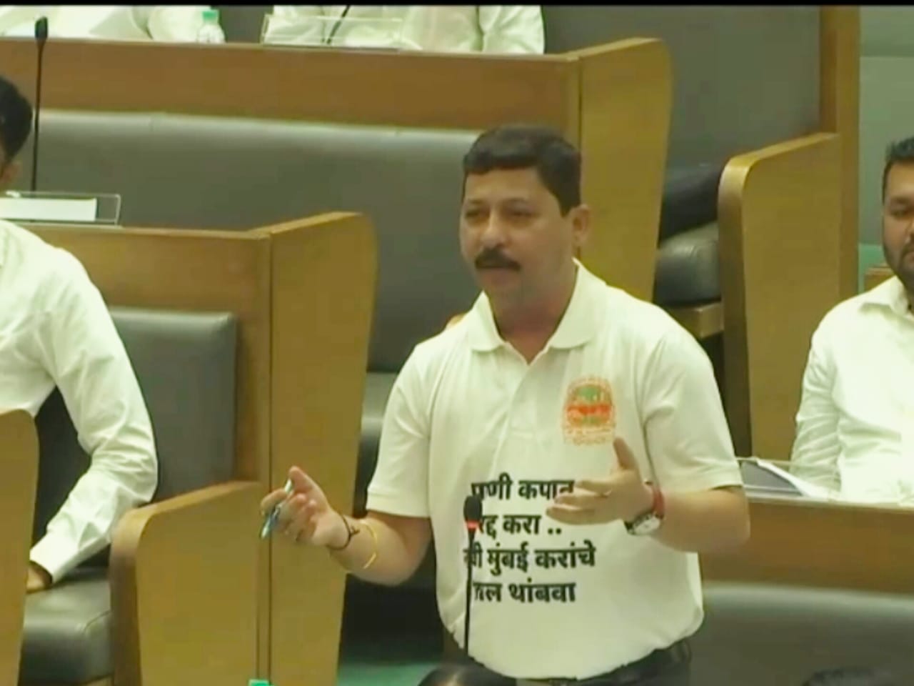 ‘आधी नवी मुंबईकरांना मुबलक पाणी द्या, मगच क्लस्टर राबवा’; मनसे नगरसेवक अभिजीत देसाईंचा प्रशासनाला सवाल